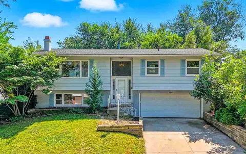 2041 Birchwood Dr NE, Cedar Rapids, IA 52402