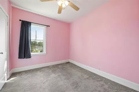 Bedroom - 1032 34th St NE, Cedar Rapids, IA 52402 photo 3 of 3