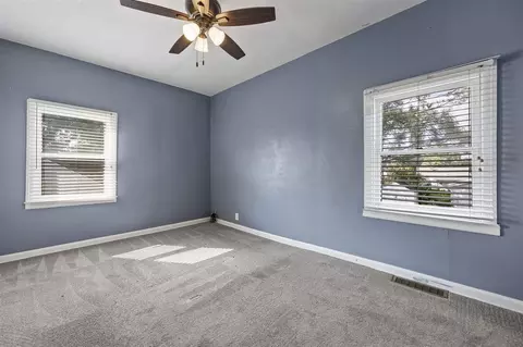 Bedroom - 1032 34th St NE, Cedar Rapids, IA 52402 photo 1 of 3
