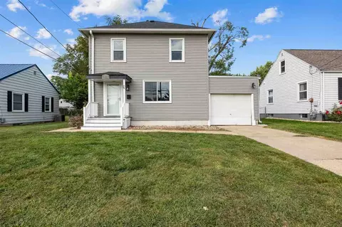 Exterior - 1032 34th St NE, Cedar Rapids, IA 52402 photo 6 of 6