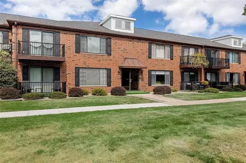 426 29th Street Dr, Cedar Rapids, IA 52403
