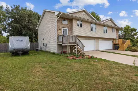 2038 Hannah Jo Ct, Iowa City, IA 52240