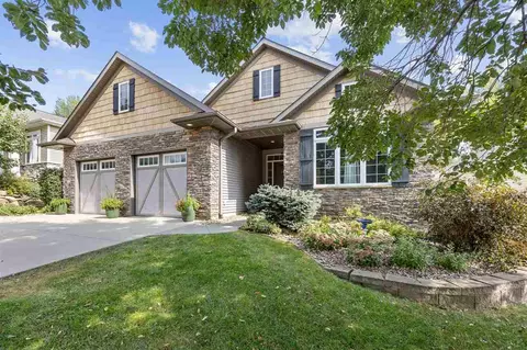 2933 Broken Woods Dr, Coralville, IA 52241