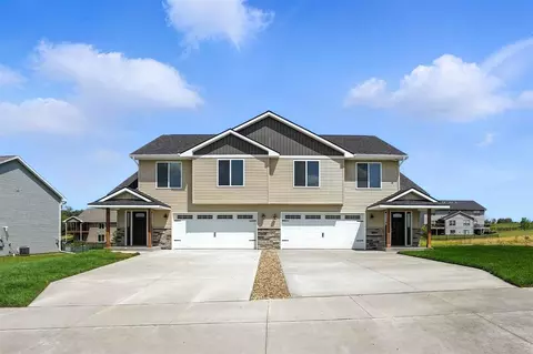 222 Vista Dr # B, Kalona, IA 52247