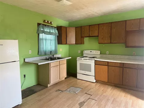 Kitchen - 732 E 3rd St, Washington, IA 52353 photo 2 of 2