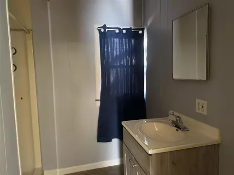 Bath - 732 E 3rd St, Washington, IA 52353 photo 1 of 1