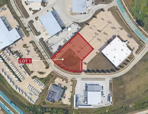 1450 N Center Point Rd #LOT 1, Hiawatha, IA 52233
