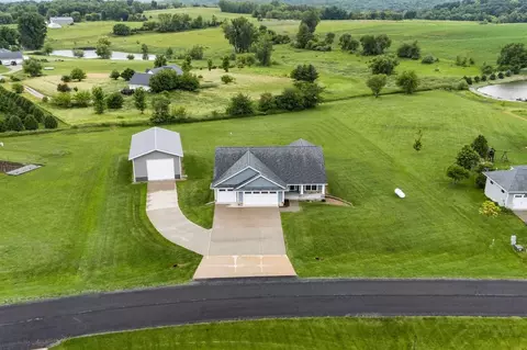 3363 Southridge Dr, Amana, IA 52203