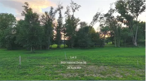 2421 Kestrel Dr SE, Cedarrapids, IA 52403