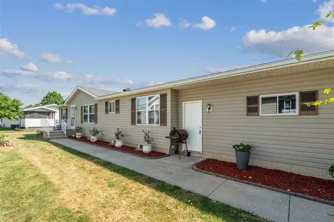 279 Paddock Cir, Iowa City, IA 52240