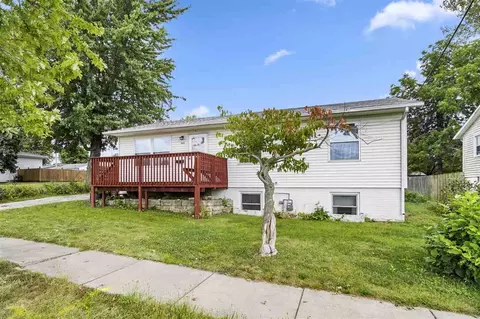 820 S Dubuque St, Solon, IA 52333