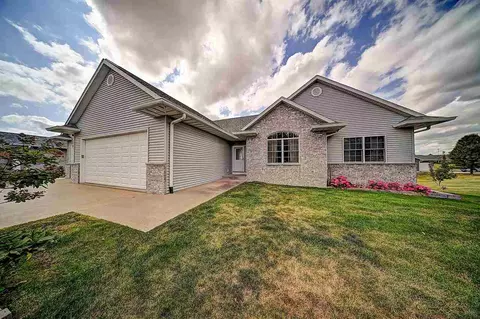 1290 Elder Ridge Rd, West Liberty, IA 52776