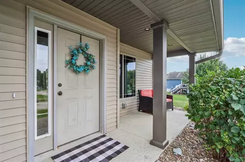 707 Hampton Dr, Williamsburg, IA 52361 photo 3