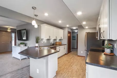 707 Hampton Dr, Williamsburg, IA 52361 photo 9