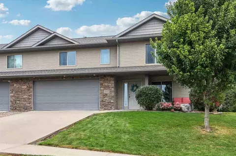 707 Hampton Dr, Williamsburg, IA 52361 photo 2