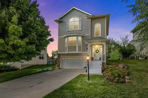 2170 Pembrokeshire Dr, Coralville, IA 52241