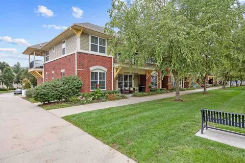 1113 Foster Rd, Iowa City, IA 52245