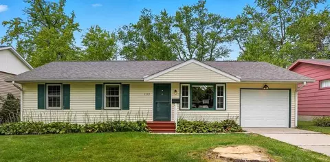 1113 Essex St, Iowa City, IA 52240
