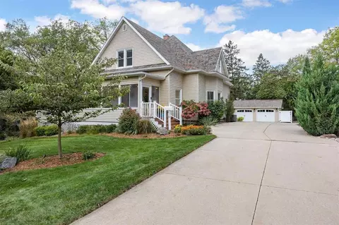 419 Pleasant St, Iowa City, IA 52245