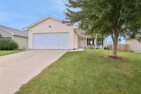 1321 NE Winchell Dr, Cedar Rapids, IA 52402