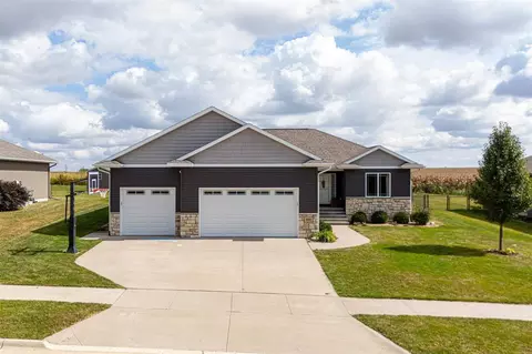 1104 Wood Lily Rd, Solon, IA 52333