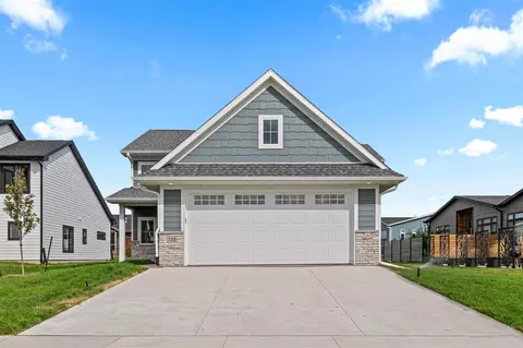 732 American Pharaoh Dr, Iowa City, IA 52240
