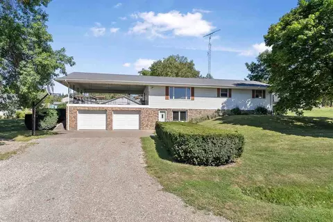 802 N Railroad St, Ainsworth, IA 52201