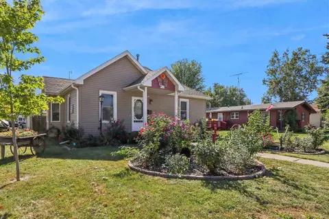 1121 E 3rd, Washington, IA 52353 photo 3