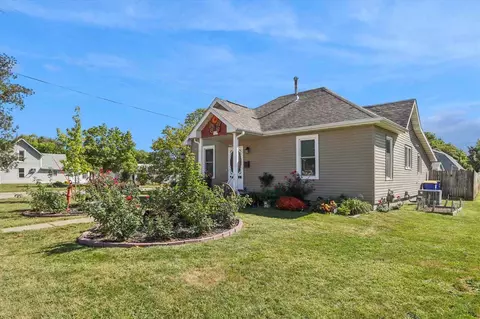 1121 E 3rd, Washington, IA 52353