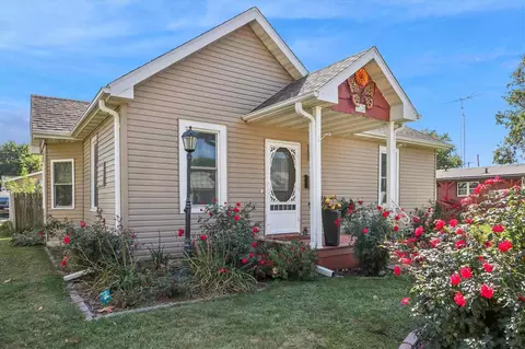 1121 E 3rd, Washington, IA 52353 photo 2