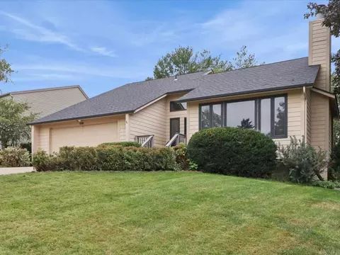 2365 Cae Dr, Iowa City, IA 52246