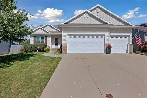770 Oak Park Cir, Marion, IA 52302