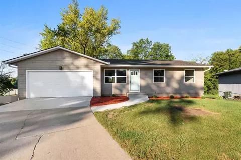 7 Westgate Cir, Iowa City, IA 52246