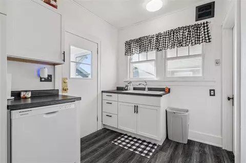 3107 E Ave NE, Cedar Rapids, IA 52402 photo 8