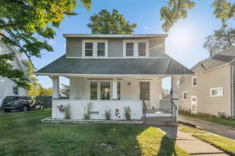3107 E Ave NE, Cedar Rapids, IA 52402 photo 2
