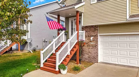 212 Watercress Rd, North Liberty, IA 52317