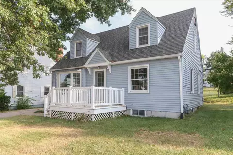 108 Middle Rd, Muscatine, IA 52761