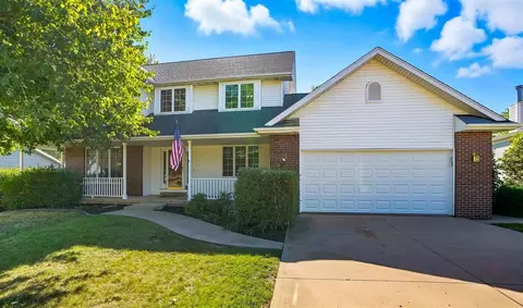 1135 Hampton Ct, Iowa City, IA 52240