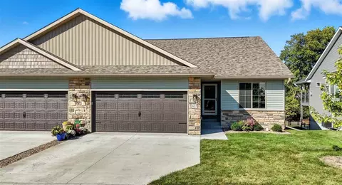 627 Hillside Dr, Tiffin, IA 52340