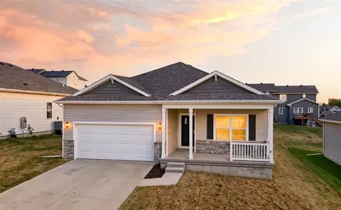 720 E Bear Dr, Tiffin, IA 52340