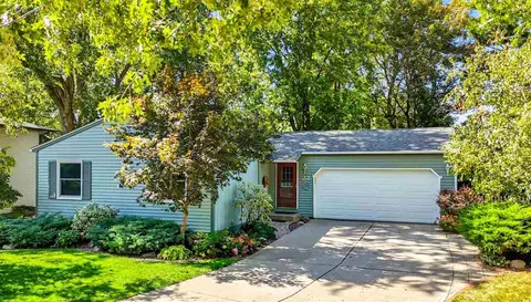 22 Dunuggan Ct, Iowa City, IA 52240