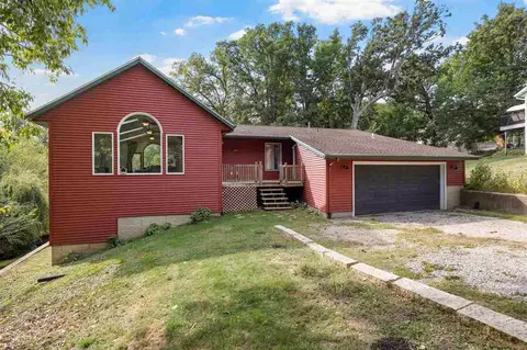 3411 Oak Hill Dr NE, North Liberty, IA 52317