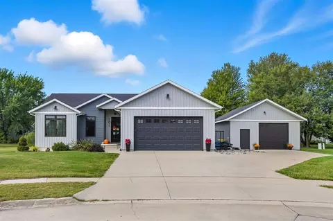 701 Highland Ct, Washington, IA 52353
