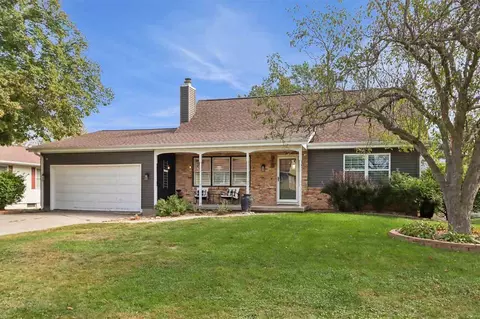 915 Terry Dr, Williamsburg, IA 52361