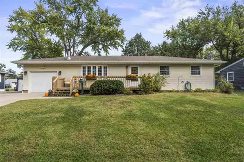 2606 Friendship St, Iowa City, IA 52245