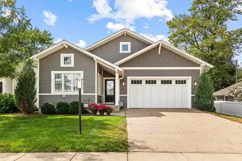 43 Leamer Ct, Iowa City, IA 52246