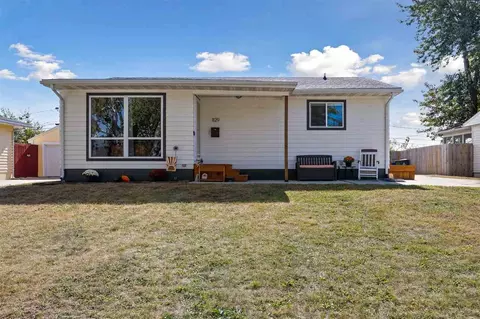 1129 Clifton St, Cedar Rapids, IA 52402