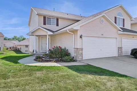 3638 SW Stoneview Cir, Cedar Rapids, IA 52404