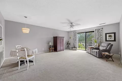 130 Thompson Dr SE, Cedar Rapids, IA 52403