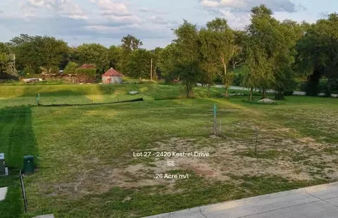 2420 Kestrel Dr SE, Cedarrapids, IA 52403